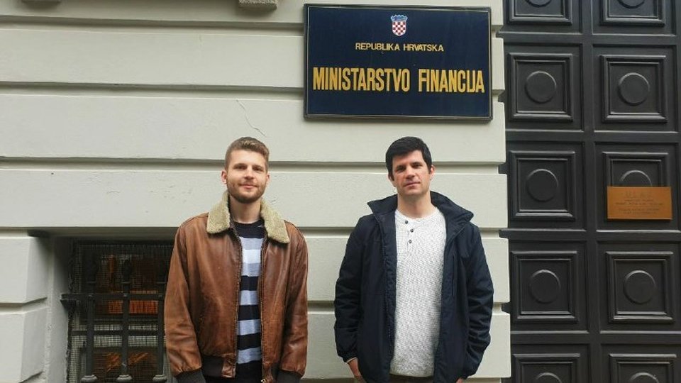 Prije godinu dana se napadalo RF zbog oporezivanja štednje bogatih, a sada to rade privatne njemačke banke