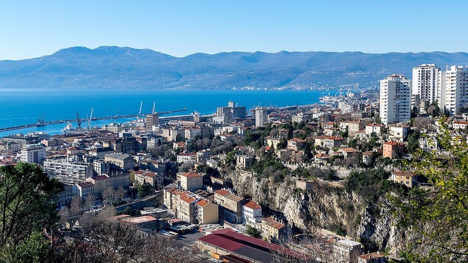 Što se 'uštedi' na plaćama u javnim službama završi u džepovima privatnih konzultanata