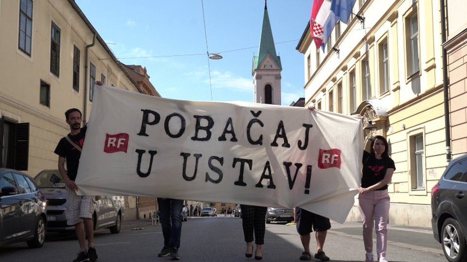 Pobačaj nazad u Ustav!