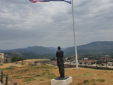 Stav RF-a o pomoćnicima u nastavi